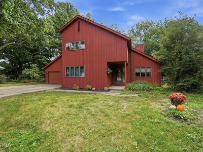 854 Country Club Dr