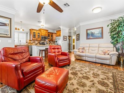5100 Jordan Frey St UNIT 203