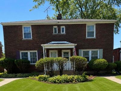 244 Beacon Pl