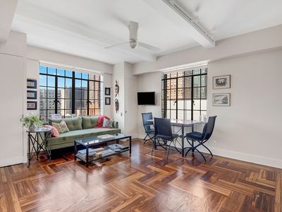 320 E 42nd St APT 2510