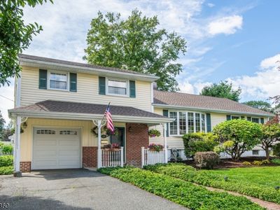 18 Kadel Dr