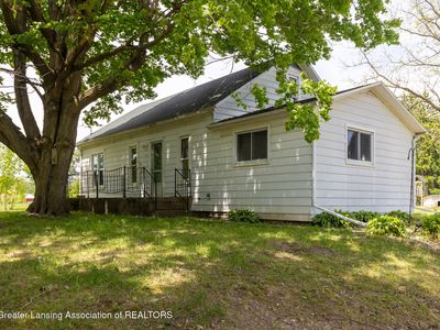 1008 W Grand River Rd