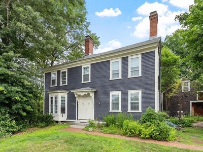 13 W Main St