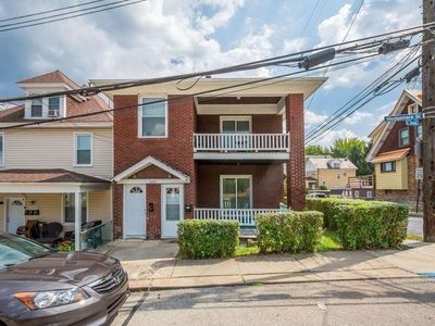 2451 Wedgemere St