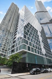403 N Wabash Ave APT 10B
