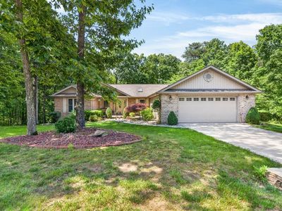 657 Lakeview Dr