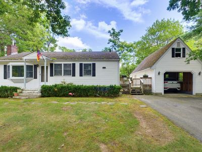 12 Denise Dr