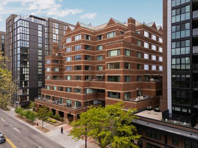 505 E Huron St APT 508