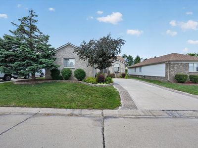 3527 New Boston Dr