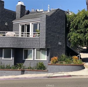 653 Manhattan Beach Blvd APT A