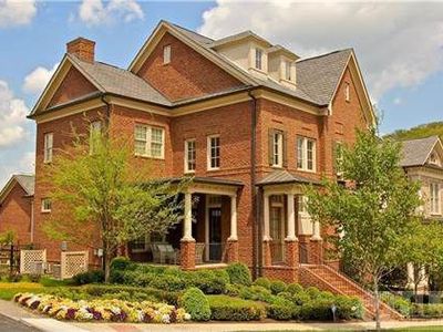 1048 Falling Leaf Cir