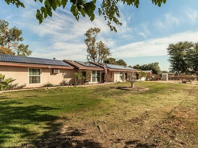 2566 N Temperance Ave