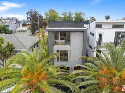 406 Grand Blvd