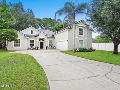 1104 RAVENSCROFT Lane