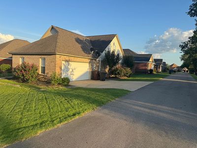 27 Rhoades Ln