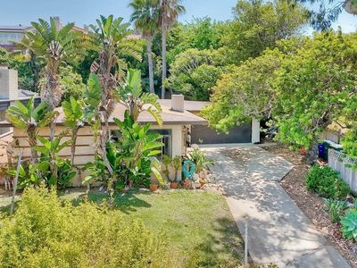752 S Cedros Ave