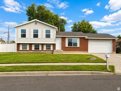 3401 W Sunnybrook Dr