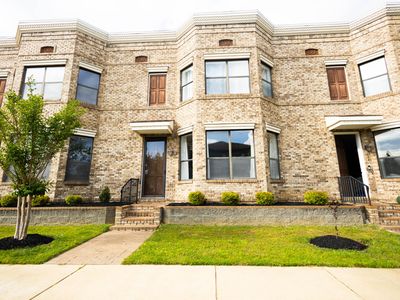 36 Clark Blvd