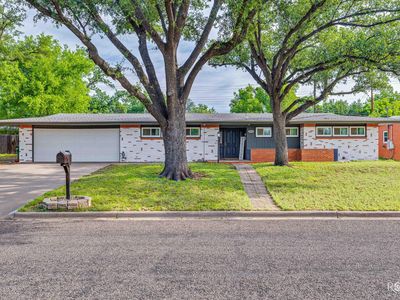 2614 University Ave
