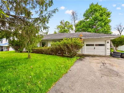 Property at 123 Lea Dr, Newark, NY