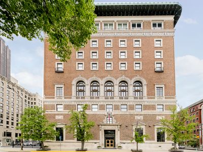 350 N Meridian St Unit 401