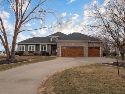 Property at 820 E Saint Andrews Cir, North Sioux City, SD