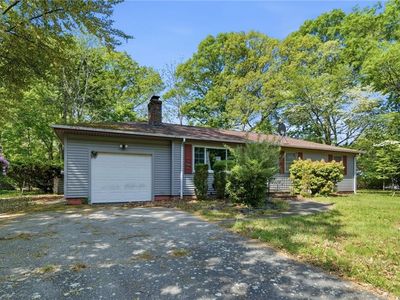 35 Elmwood Dr