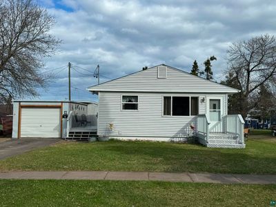 11 Edwards Dr