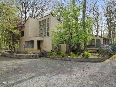 Property at 121 Fairway Dr, Lords Valley, PA