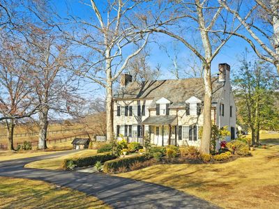 3220 Windy Bush Rd