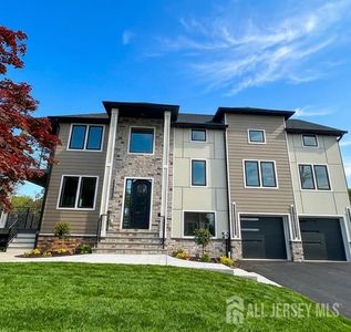 141 Lund Ave