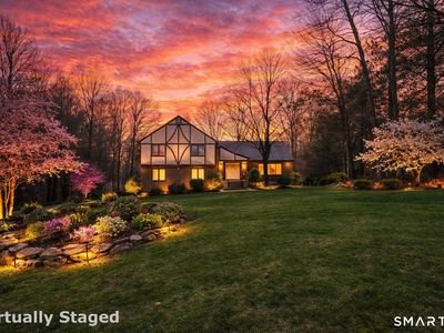 7 Rolling Ridge Court