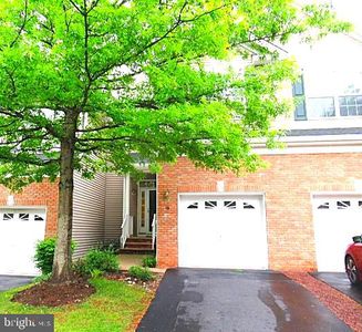 19 Hoover Ave