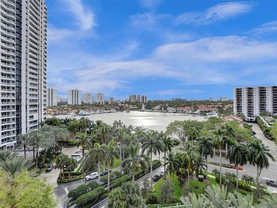 21205 Yacht Club Dr APT 1004