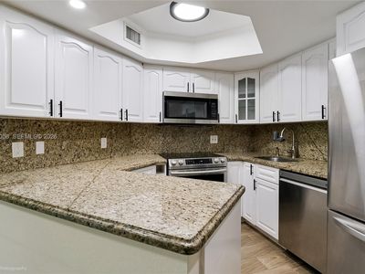 8205 Lake Dr #103