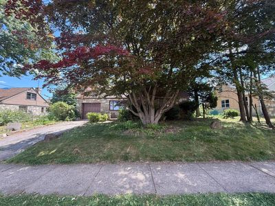 836 Strahle St