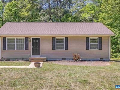 82 Davis Ln