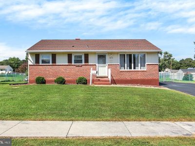 3879 Oakleigh Dr