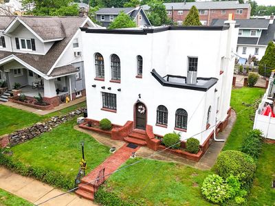 427 Hartel Ave