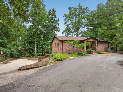 304 Lakeside Dr