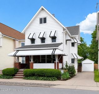 26 Montgomery Ave