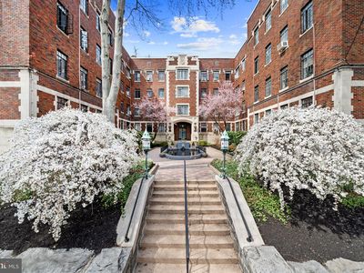 1305 N Broom St APT 404