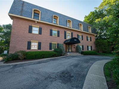 425 N Neville St APT 302