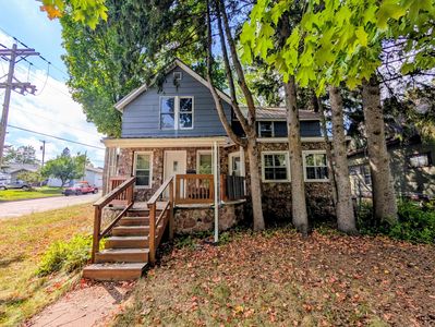 284 3rd Ave S