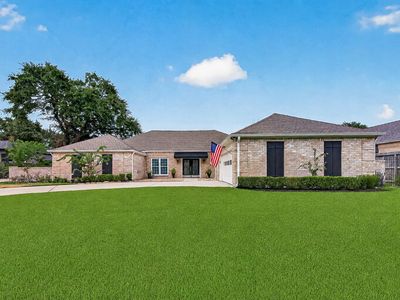 822 Merrick Dr