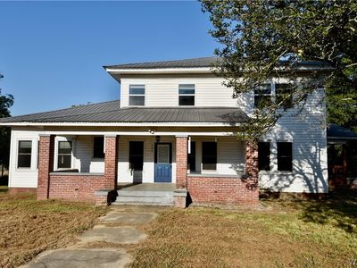 706 Black St