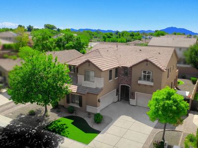2529 E PARKVIEW Drive
