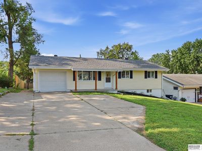 Property at 541 E 5th St, Papillion, NE