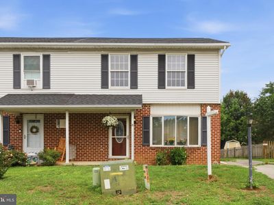Property at 16 E Lakeview Dr, Littlestown, PA