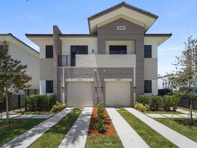 2735 SW 23rd Ter